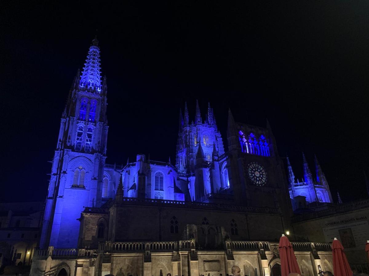 Mirando A La Catedral Desde Plaza Vega Appartement Burgo Buitenkant foto