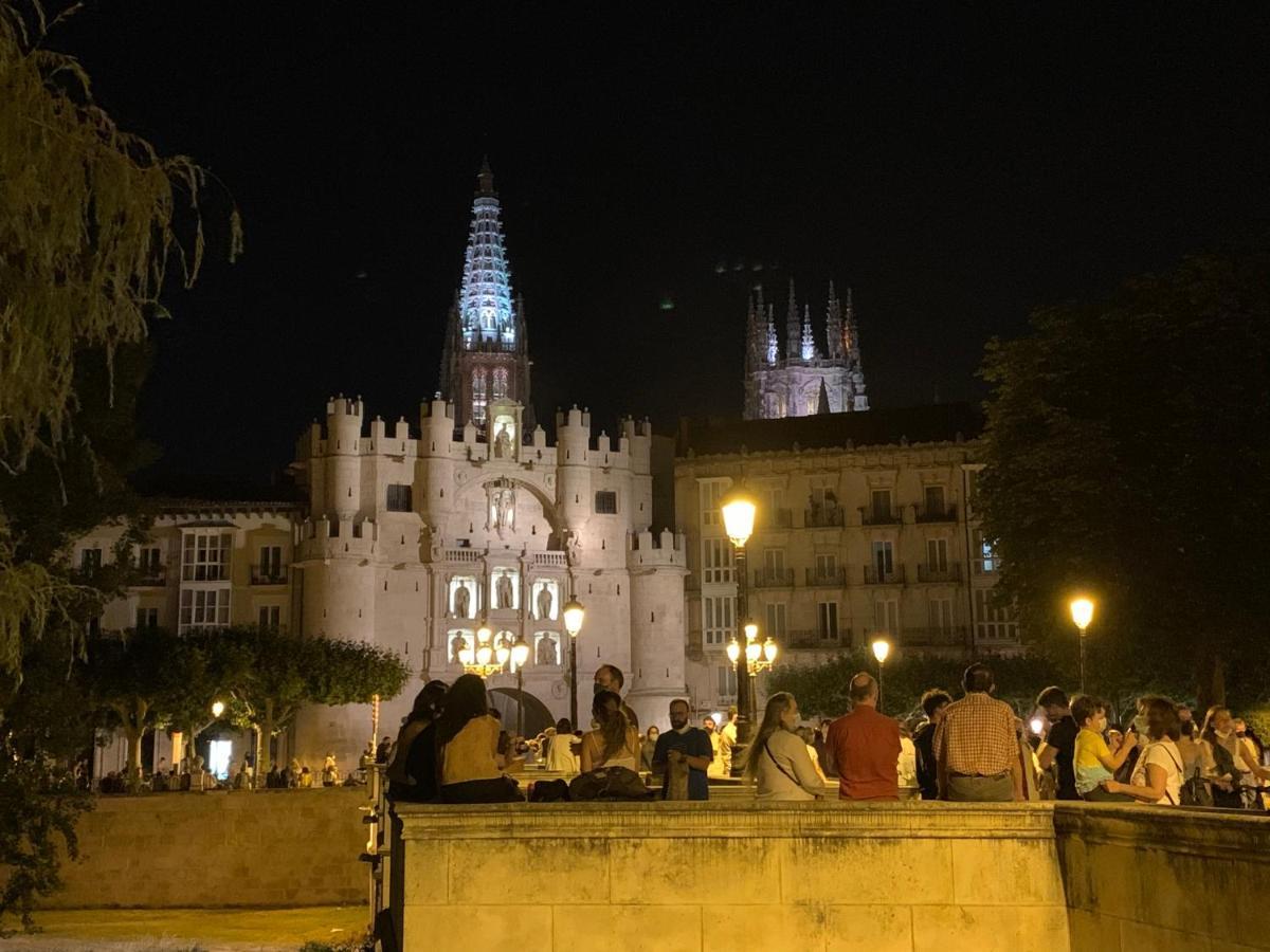 Mirando A La Catedral Desde Plaza Vega Appartement Burgo Buitenkant foto